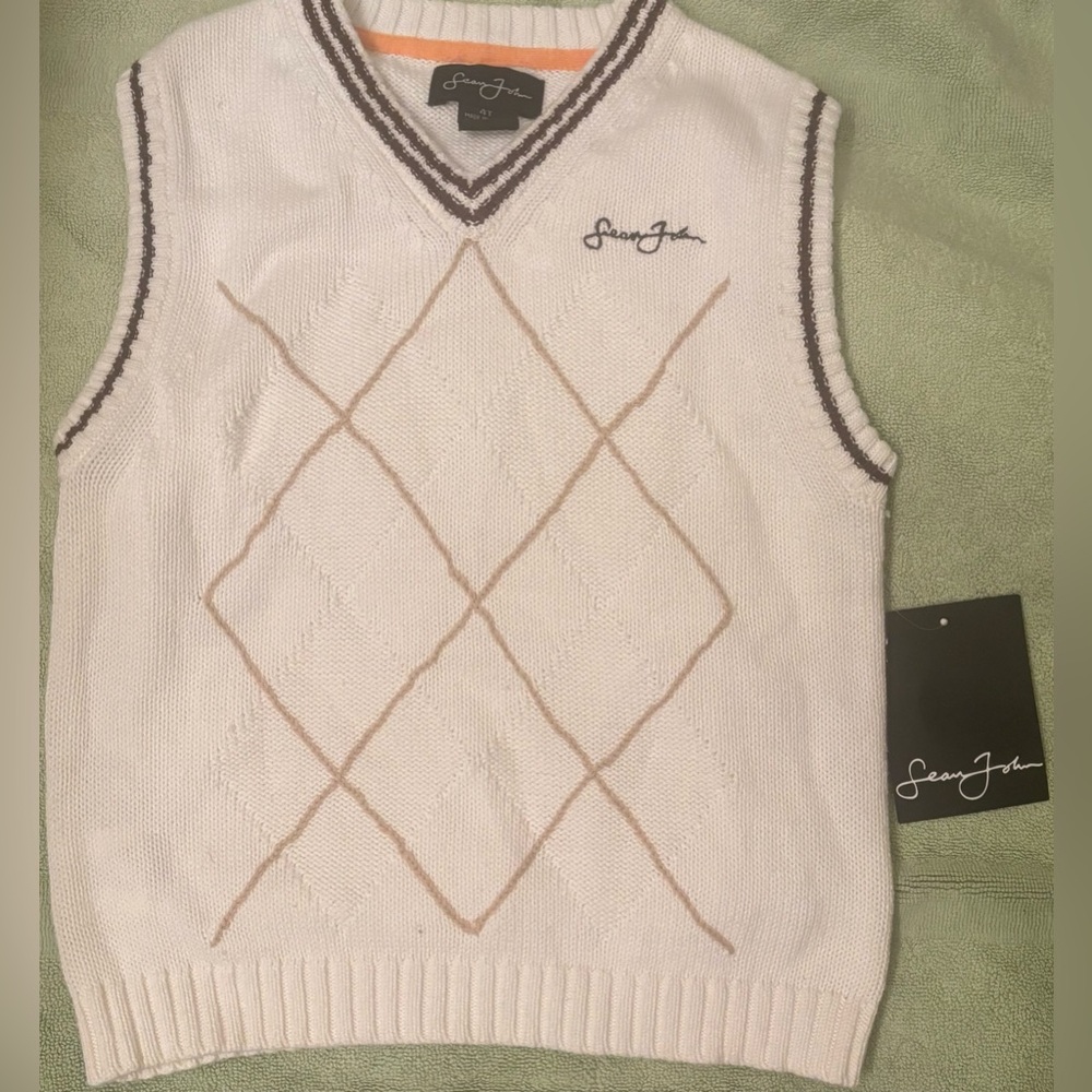 Sean John Boy’s V-Neck Sweater Vest in White and Tan
